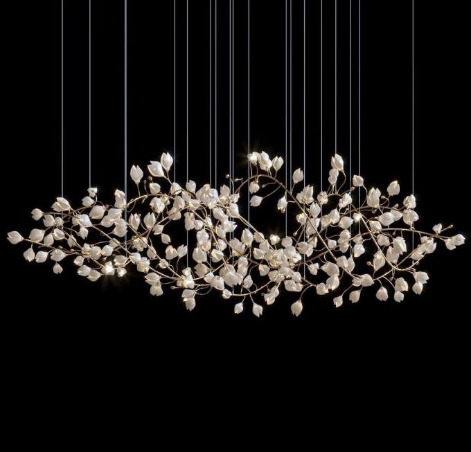P&eacute;tales de magnolie blanche moderne Arbre &agrave; branches en c&eacute;ramique Lumi&egrave;re de pendentif LED Projet de lampe de pendentif pour salon Escalier du hall d'h&ocirc;tel 2