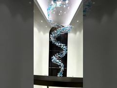 Les grandes lumières pendantes faites sur commande énormes énormes 9500lm ont préfabriqué les plafonniers pendant de luxe de villa pour Yo