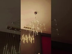 Le chandelier de cristal moderne
