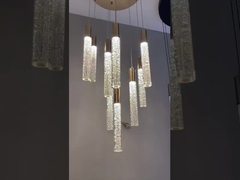 Lumière pendant d'escalier de luxe moderne intérieur de l' hôtel or / noir Crystal Stick Design
