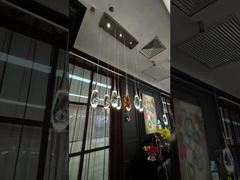 Éclairage suspendu en acrylique doré Dimmable Éclairage suspendu cristallin