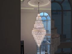 Salon créatif de luxe en haute altitude, lustre, décoration de maison d'hôtel, villa en duplex