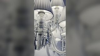Des chandeliers de grande taille réalistes et transparents pour les foyers à deux étages