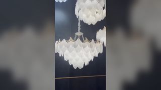 Lustre en cristal monté au plafond moderne, élégant et luxueux pour la décoration de la maison