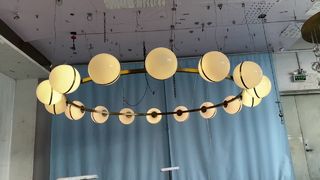 Lumière suspendue en verre à perles