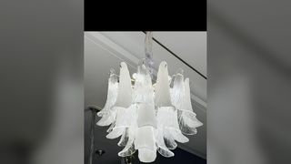 Lustre en cristal pyramide personnalisé, finition dorée, pendentif géométrique de luxe moderne pour hôtel, Club, villa