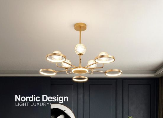 Lumière à pendentif moderne à billes de verre transparentes multiples AC110V à 250V Forte transmission de lumière