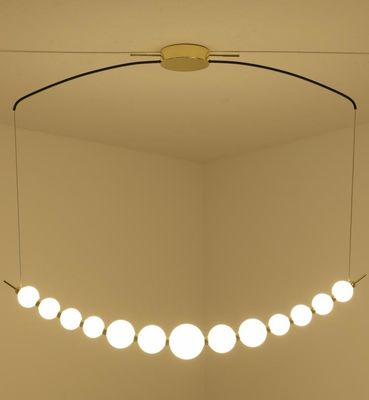 Lampes à pendentif en verre linéaire 32W 3000K Lumière chaude Blanche Boule de verre personnalisée