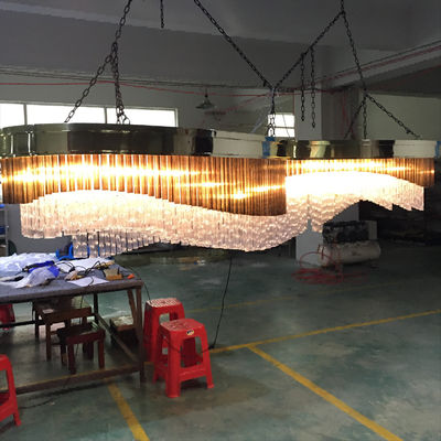 Lampe suspendue personnalisée pour extérieur de grande taille