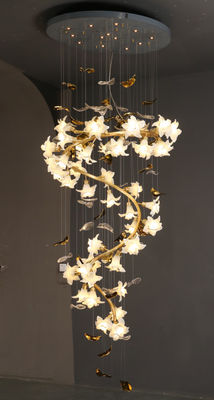 Lumières pendantes de lustre de fleur en verre avec la lampe accrochante d'escalier en céramique de cuivre