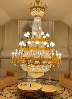 Chandeliers contemporains sur mesure avec des pendentifs en cristal haut de gamme