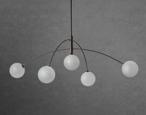La mode créative post-moderne laiton Lumière de salon lustre de simplicité Lumière de luxe Hôtel Chambre de couchage alabaster Pendant Lumière