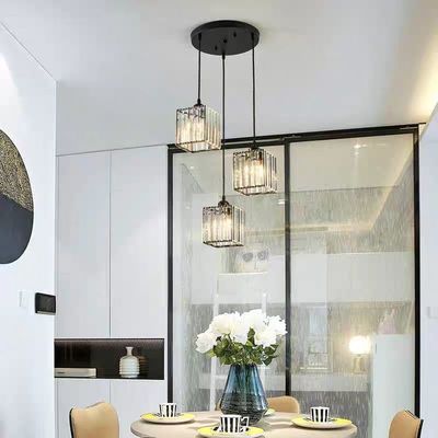 Lampe suspendue de cristal pour escalier de grenier avec conception transparente et matériau de travail en fer
