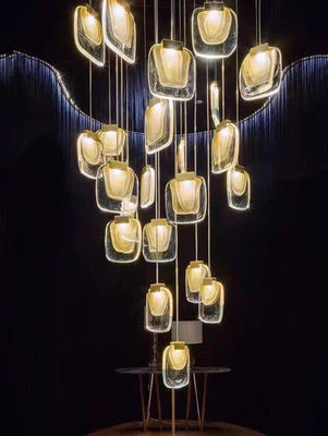 Nordic Light Luxury Designer LED Light Strip Crystal Glass Pendant Lamp Pour le salon salle à manger Villa Escalier