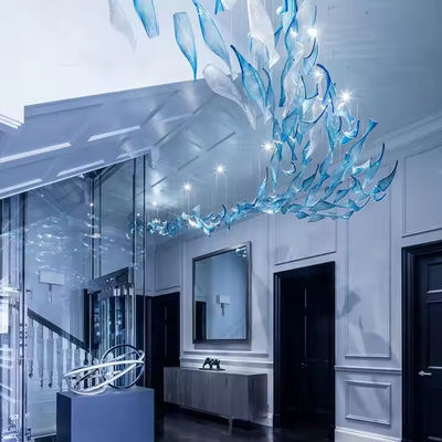 Département des ventes du hall d'entrée de l'hôtel Salle de banquet Lustre en verre en forme de feuille de torsion créative pour projet de réception de villa duplex