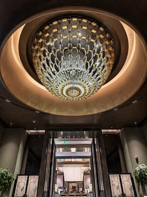 Lustre en cristal personnalisable pour hall d'hôtel, salle de bal, département des ventes, éclairage créatif non standard, suspensions