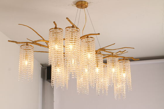 Lustre suspendu en cristal clair de luxe, éclairage de plafond à plusieurs niveaux, pièce maîtresse du hall de l'hôtel