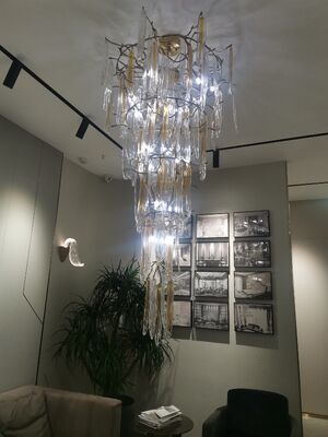 Lustre en cristal de luxe, éclairage de grand escalier, éclairage de hall, luminaire suspendu surdimensionné en cascade et haut plafond